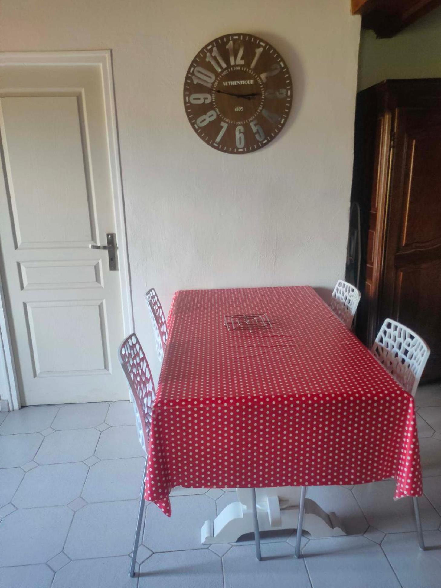 Appartement Avec Grand Jardin Et Parking, Uzès Εξωτερικό φωτογραφία